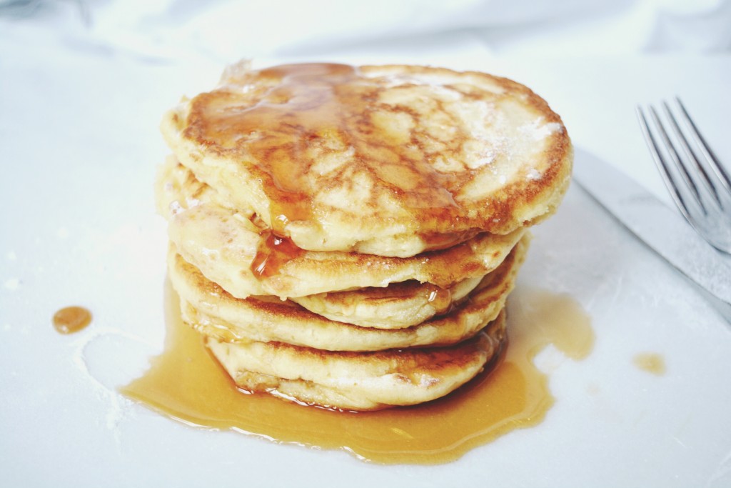 Simply The Most Fluffy Pancakes In The World - Peppers & Pancakes